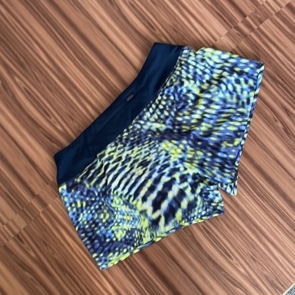 NIKE Dri Fit Running Shorts Size Medium - Picture 6 of 10